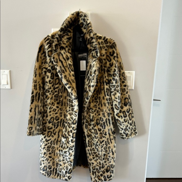 Line the Label Leopard Faux Fur Jacket NWT - Picture 2 of 3